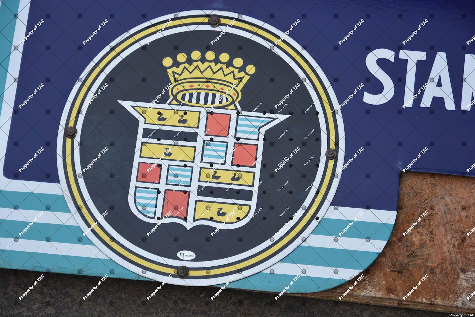 (Cadillac) Crest sign