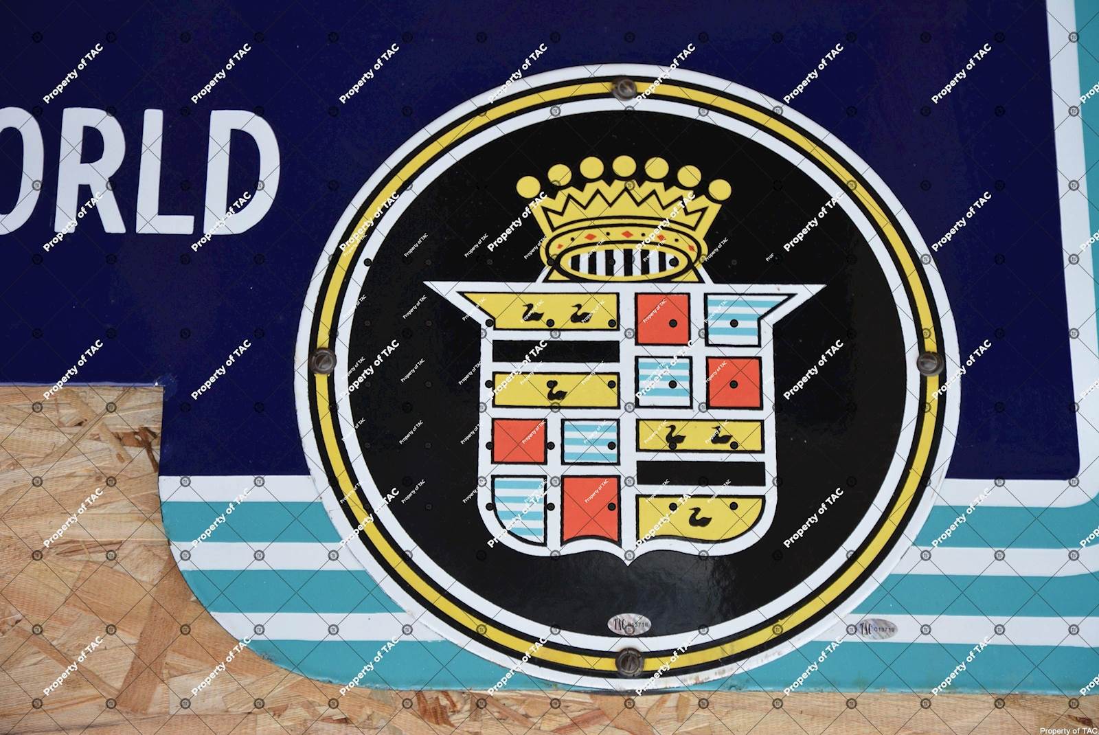 (Cadillac) Crest sign