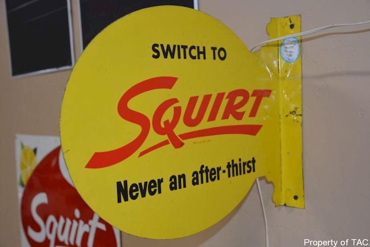 Switch to Squirt Never an after-thirst" sign"