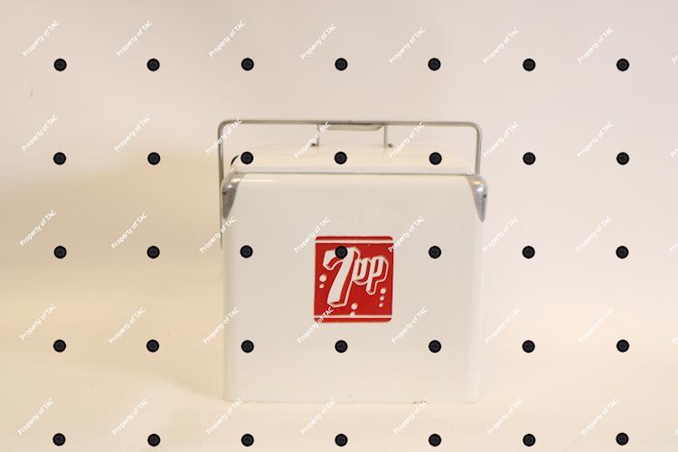 7up Metal Cooler (restored)
