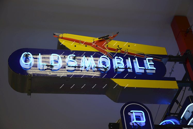 Oldsmobile w/Rocket neon sign