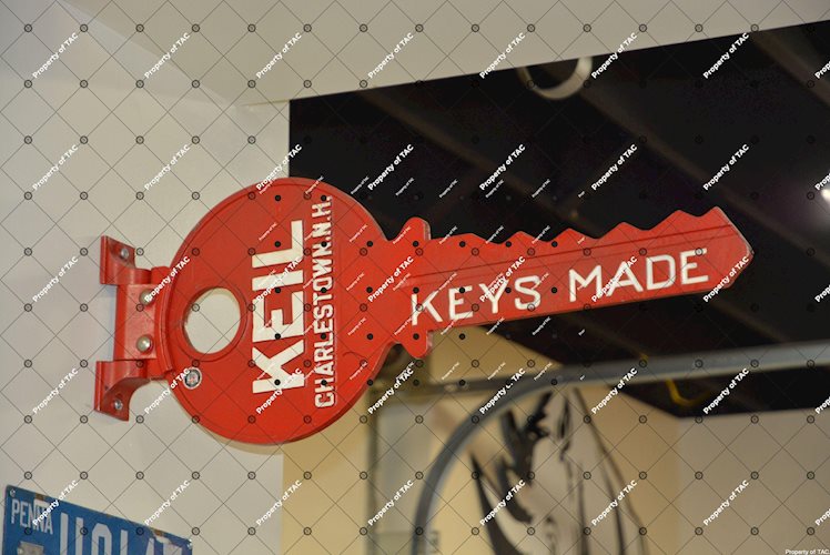 Keil Keys Made" sign"