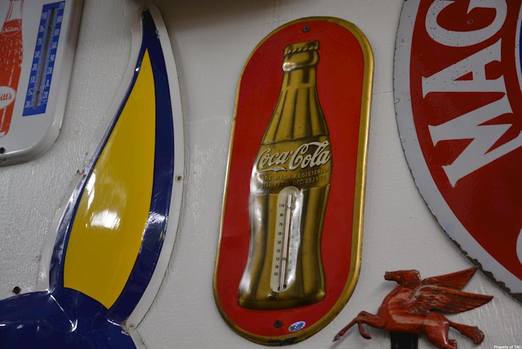 Coca-Cola (gold bottle) thermometer