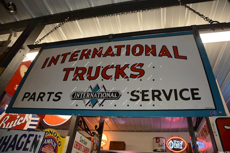International Truck Sales Service sign