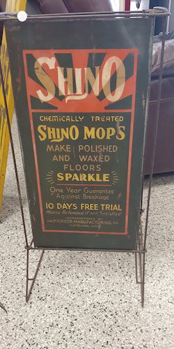 Shino Mops Metal Store Display