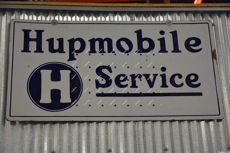 Hupmobile Service w/logo sign