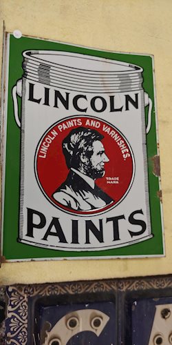 Lincoln Paints w/logo Porcelain Sign