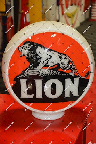 Lion (standing on rock) 13.5 single globe lens"