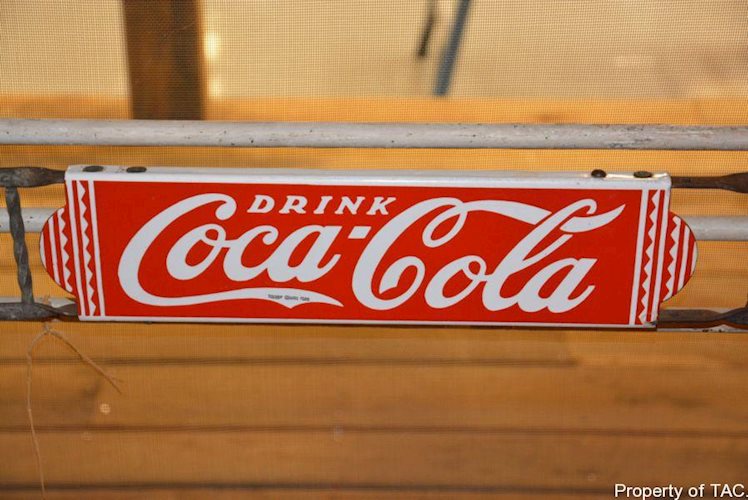 Drink Coca-Cola w/trade mark in tail door push