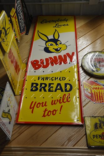 Everybody Loves Bunny Bread w/logo metal sign