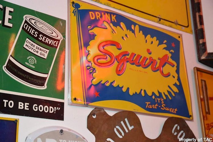 Drink Squirt sign