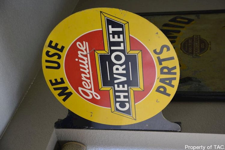 We Use Genuine Chevrolet Parts sign