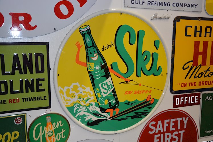Drink Ski w/logo sign