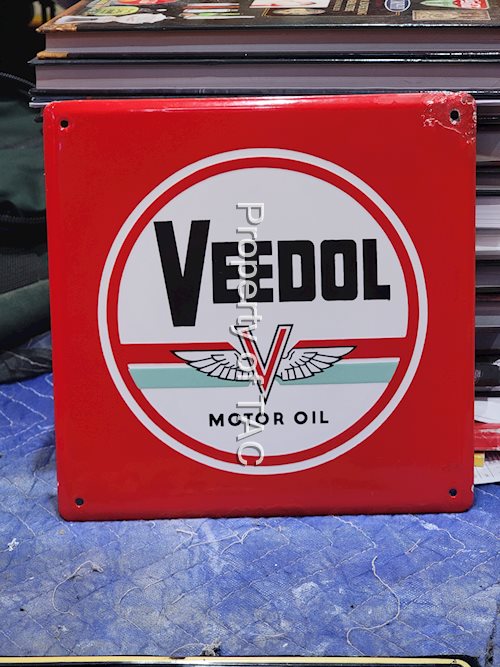 Veedol Motor Oil w/Logo Porcelain Sign