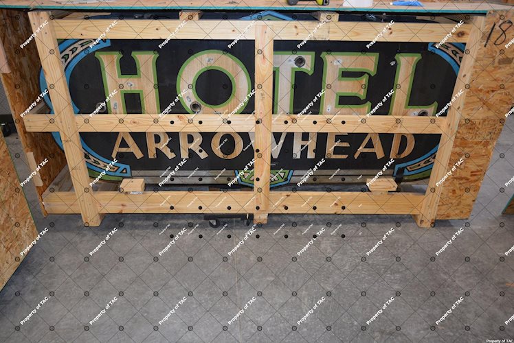 Hotel Arrow Head neon sign