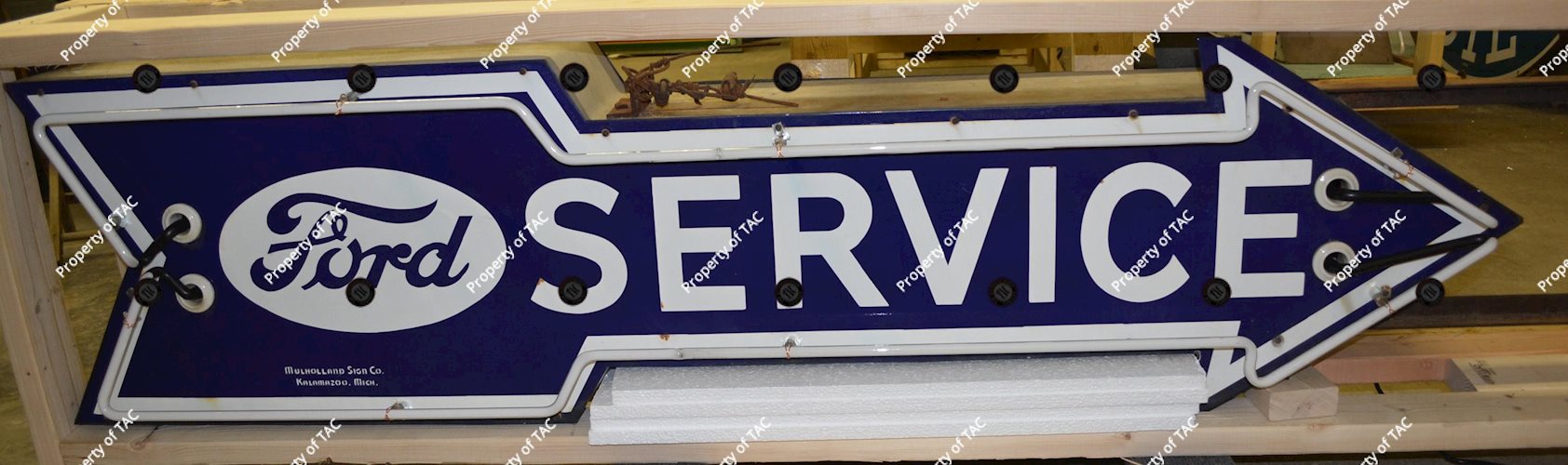 Ford in Oval Service Neon Porcelain Arrow Sign