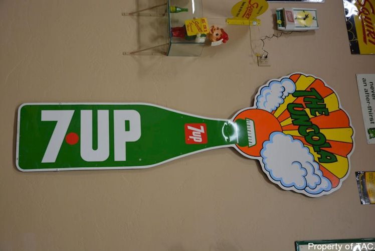 The Uncola" 7Up bottle"